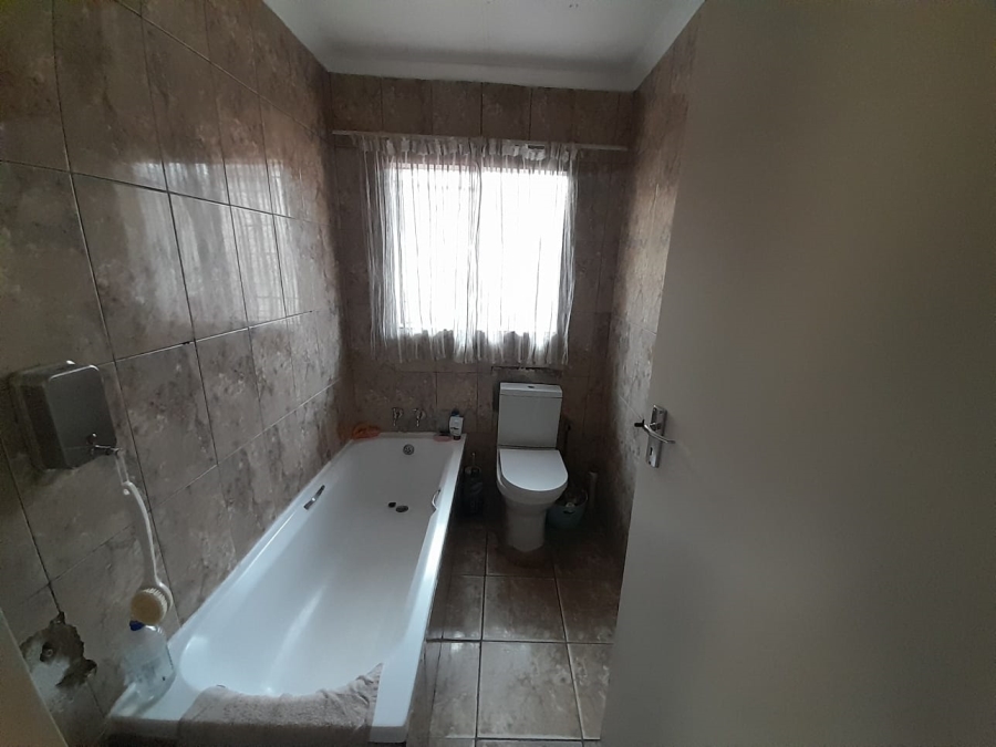 2 Bedroom Property for Sale in Tlhabane West North West